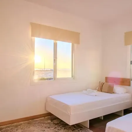 Apartman 2br Sunrise Port View Steps From Finikoudes By Cyprus Horizons Lárnaka