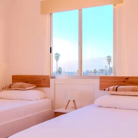 2br Sunrise Port View Steps From Finikoudes By Cyprus Horizons Lárnaka