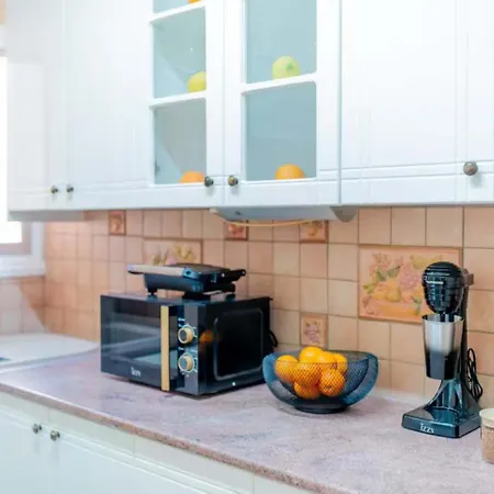 Apartman 2br Sunrise Port View Steps From Finikoudes By Cyprus Horizons