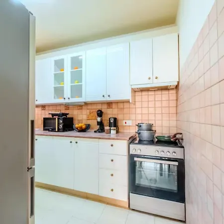 2br Sunrise Port View Steps From Finikoudes By Cyprus Horizons Apartman