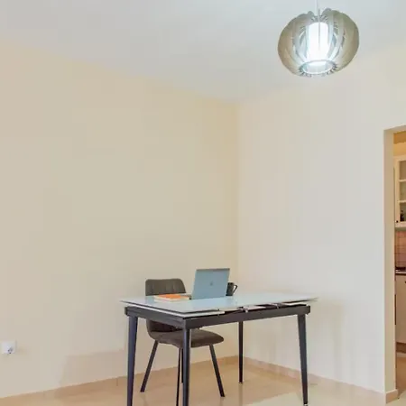 Apartman 2br Sunrise Port View Steps From Finikoudes By Cyprus Horizons Lárnaka