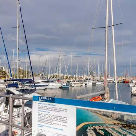 Apartman 2br Sunrise Port View Steps From Finikoudes By Cyprus Horizons *
